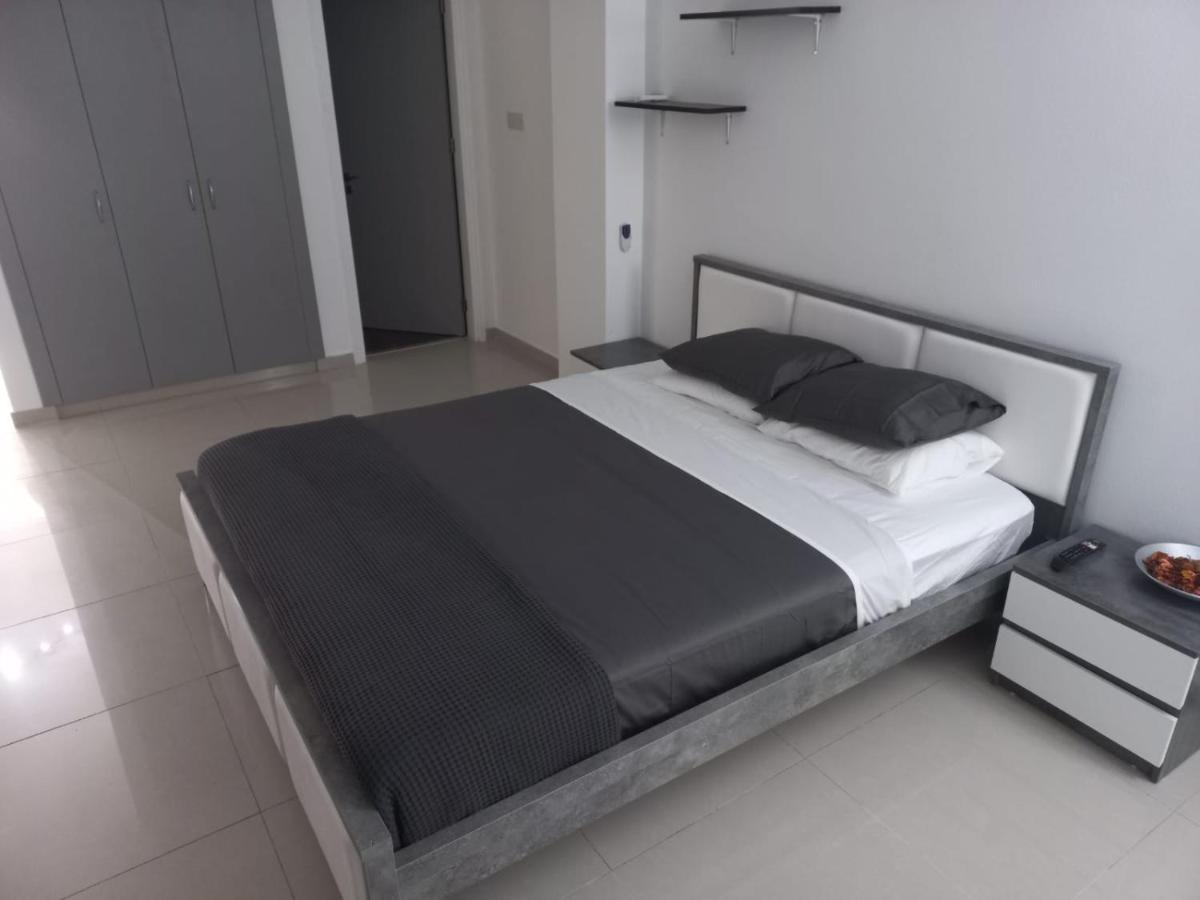 Modern Studio Apartment Armonia Court Paralimni Exterior foto