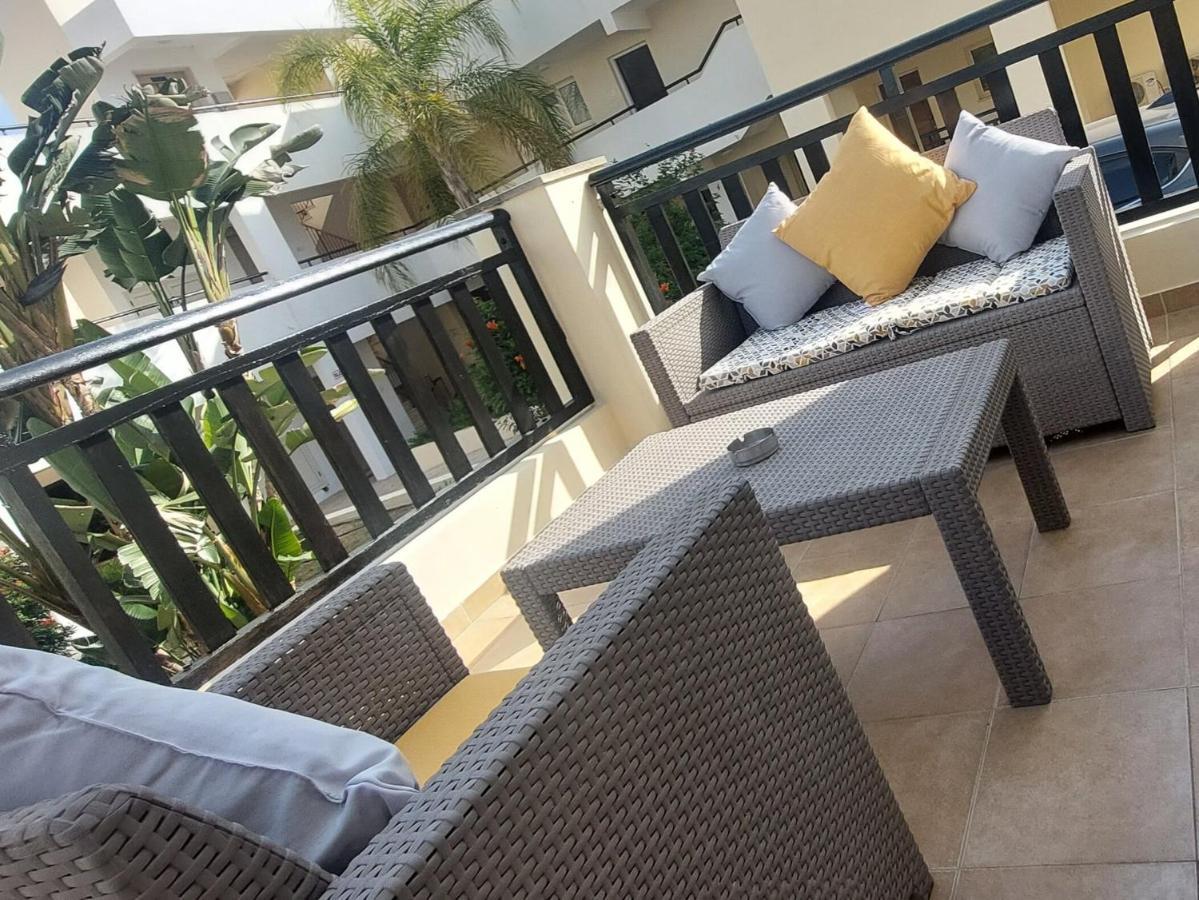 Modern Studio Apartment Armonia Court Paralimni Exterior foto